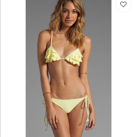 Tori Praver sage ruffle bikini - Picture 1 of 7